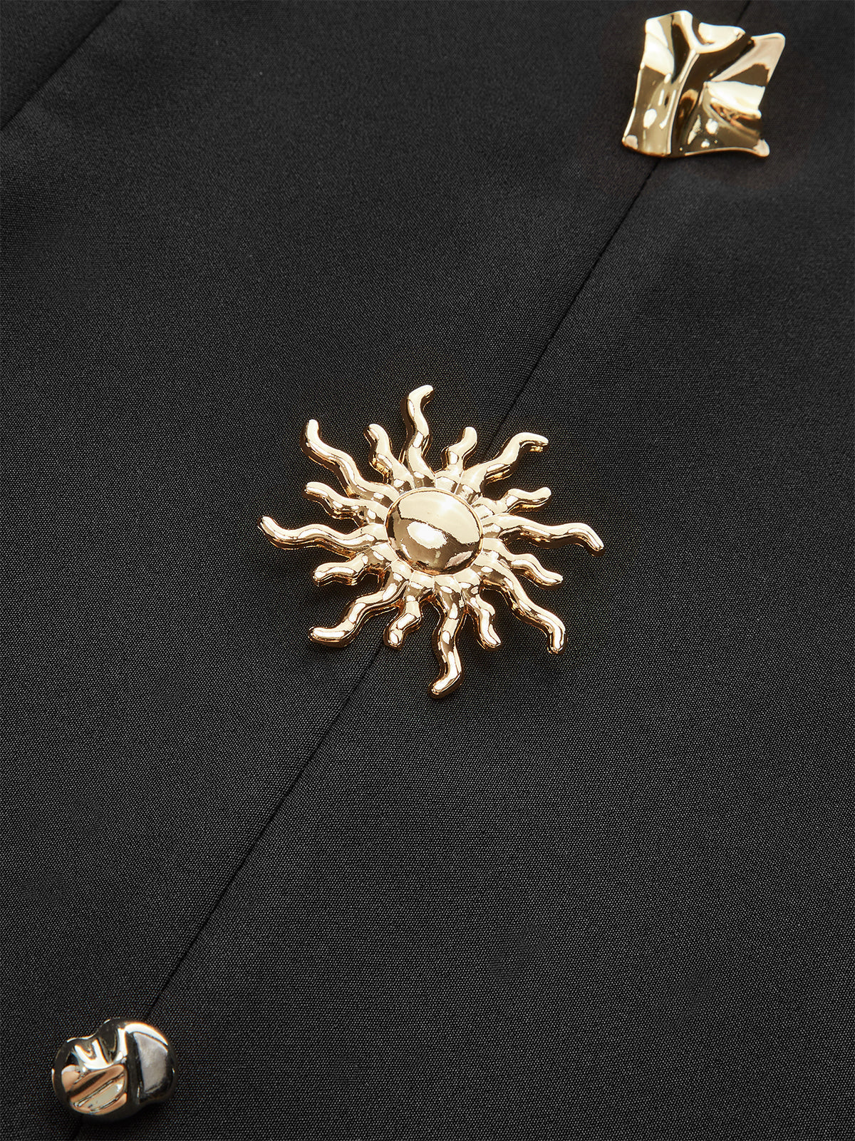 Metal Düğmeli Askılı Elbise