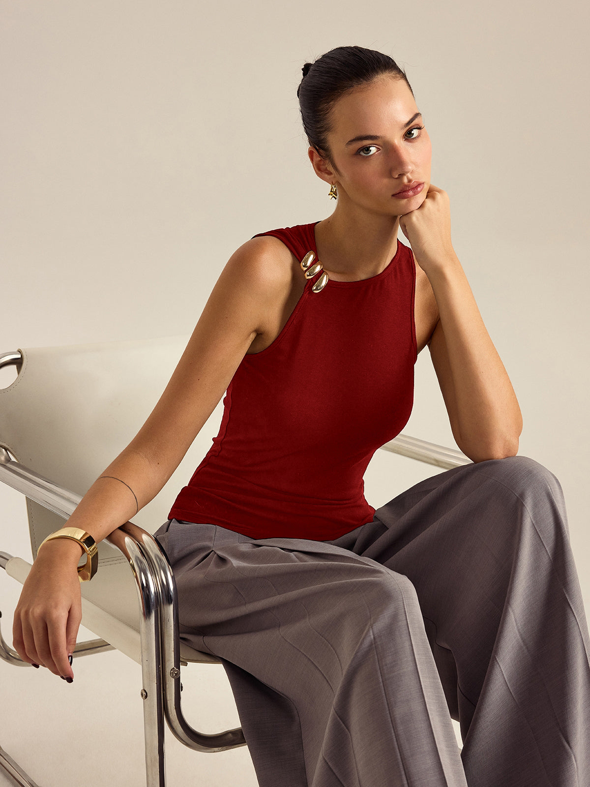 Metal Dekorlu Kolsuz Üst