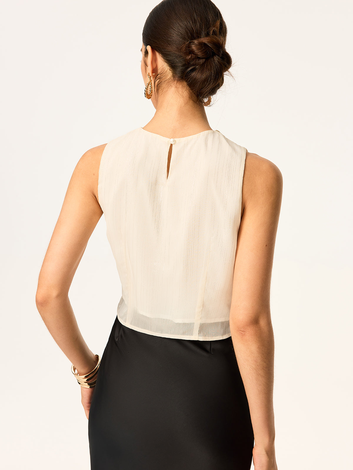 Yarı Şeffaf Fırfırlı Kolsuz Şifon Üst