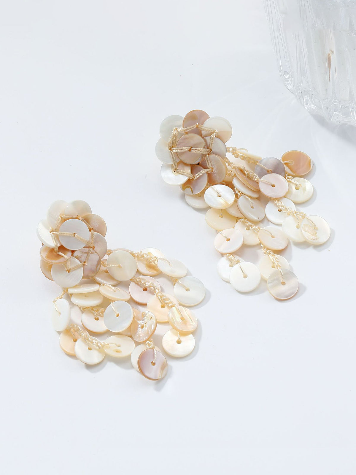 Uzun El Yapımı Yuvarlak Kabuk Püskül Küpeler