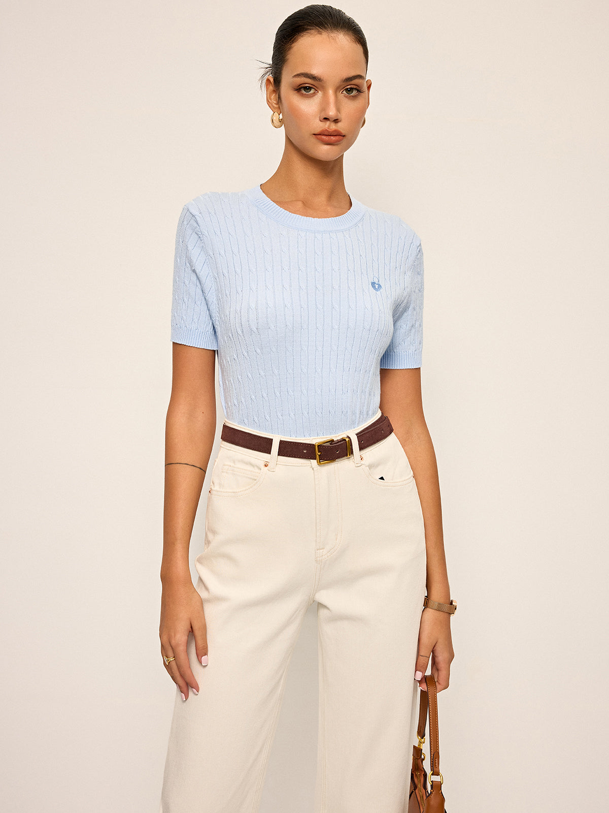 Kalp İşlemeli Yuvarlak Yaka Örgü Üst