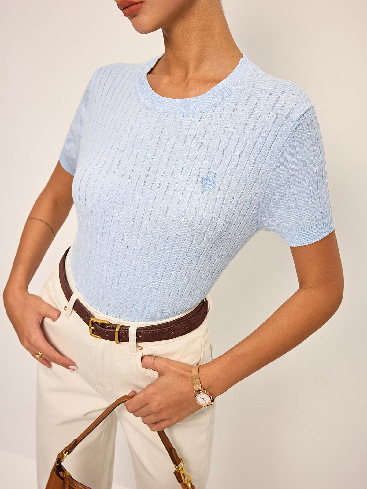 Kalp İşlemeli Yuvarlak Yaka Örgü Üst