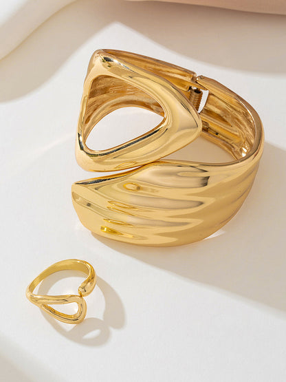 Asimetrik Altın Yüzük ve Bilezik Seti