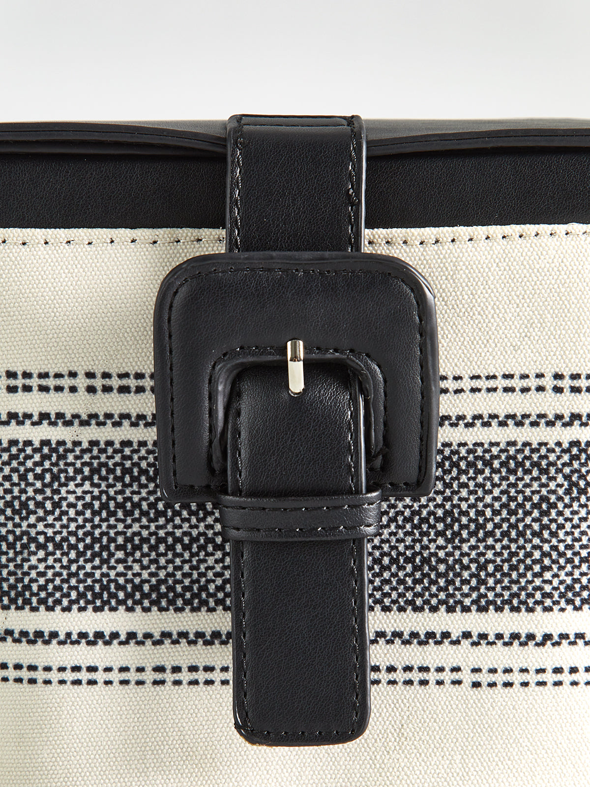 Çizgili Saplı Kutu Çanta