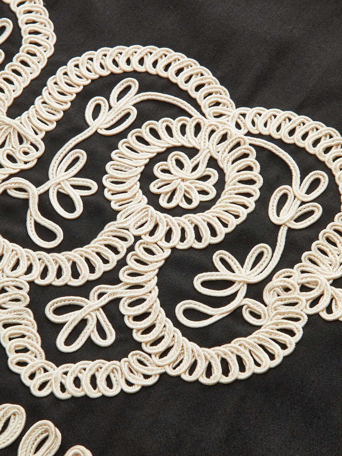 Kolsuz Nakışlı Mini Elbise