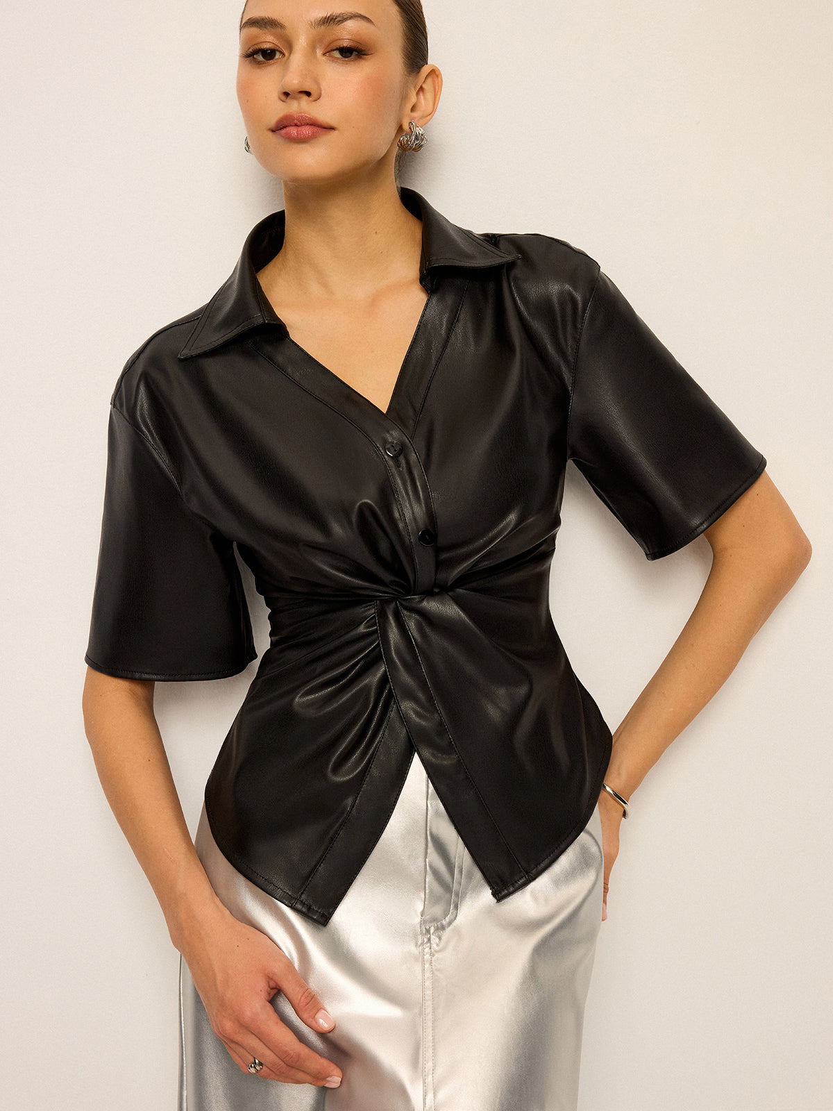 PU Deri Kısa Kollu Bükülmüş Bluz