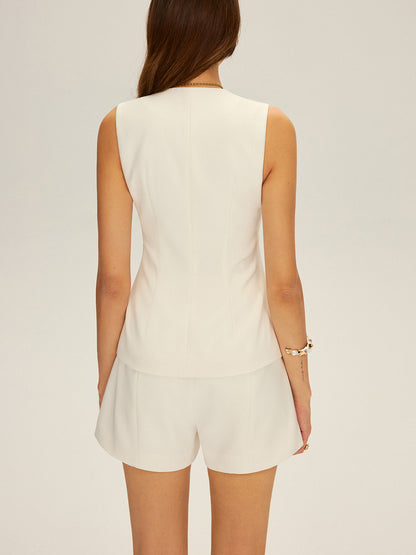Kolsuz Düğmeli Üst ve Şort Takımı