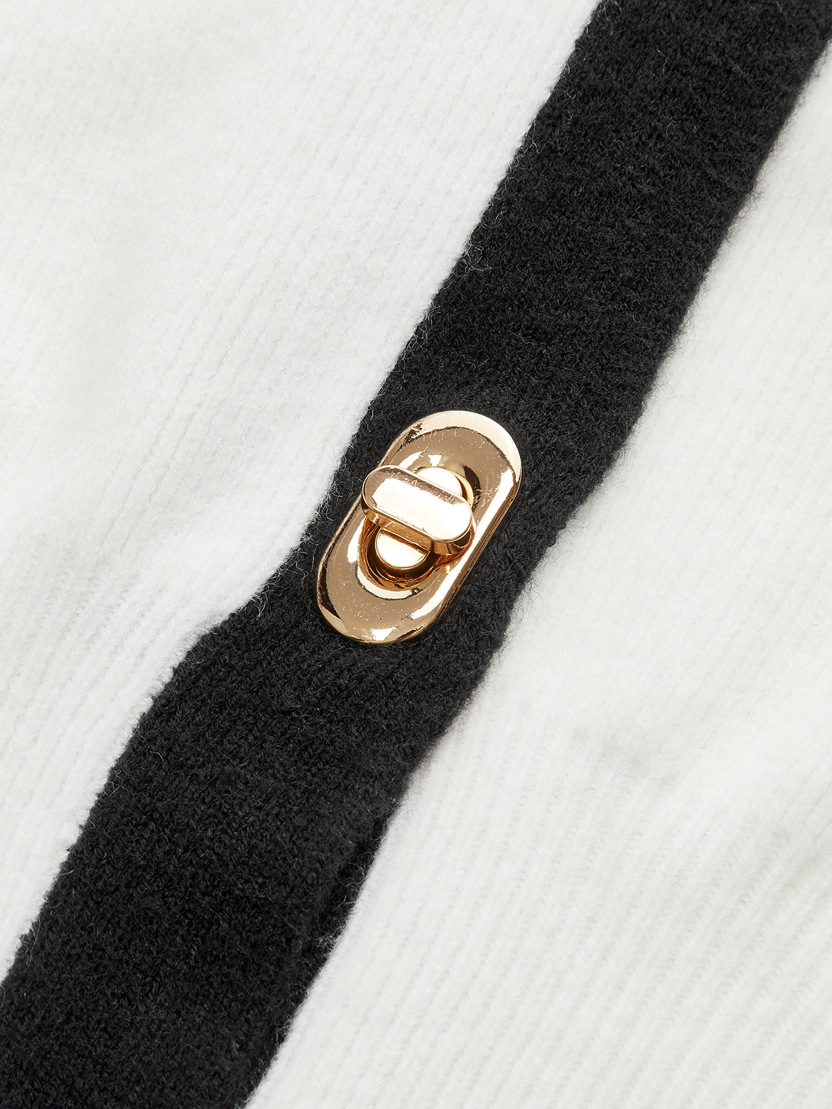 Kontrast Kenarlı Düğmeli Yün Karışımlı Hırka