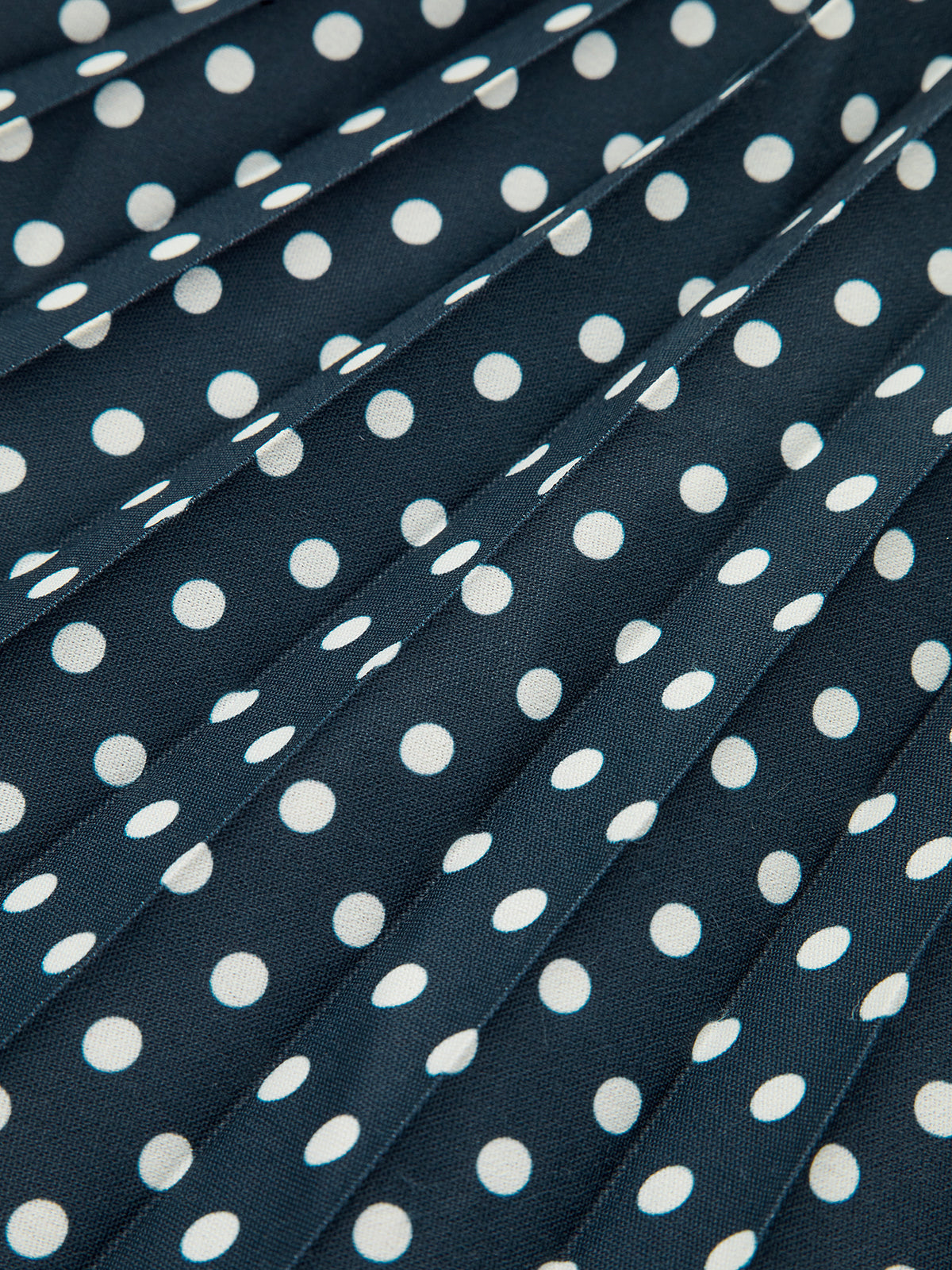 Puantiyeli Askılı Yaka Kemerli Midi Elbise