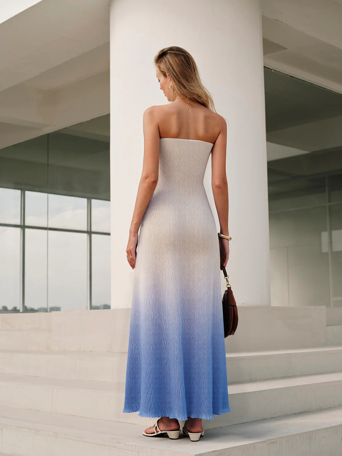 Çiçek Desenli Degrade Straplez Pileli Uzun Elbise