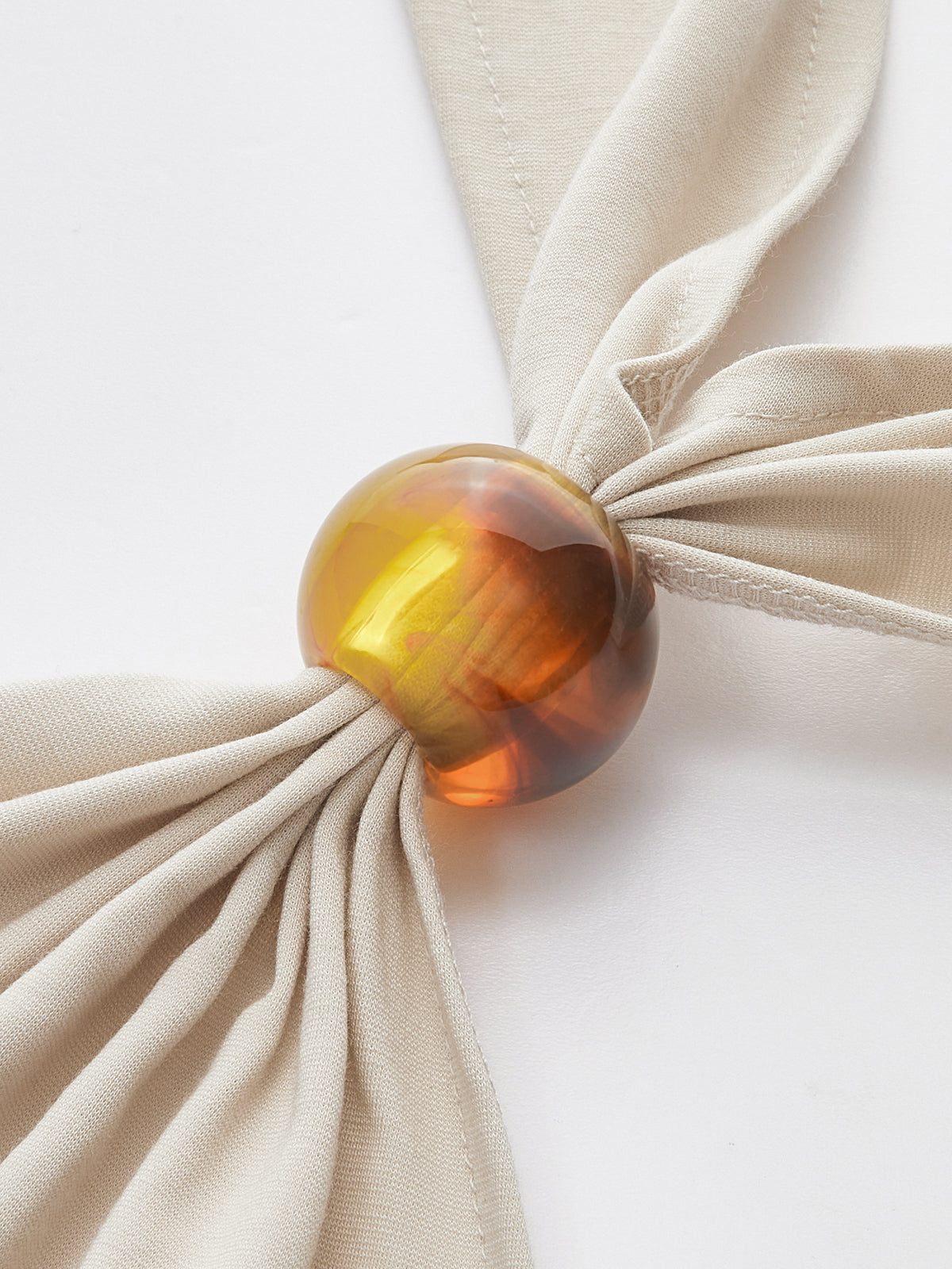 Boncuk Detaylı Askılı Büzgülü Üst