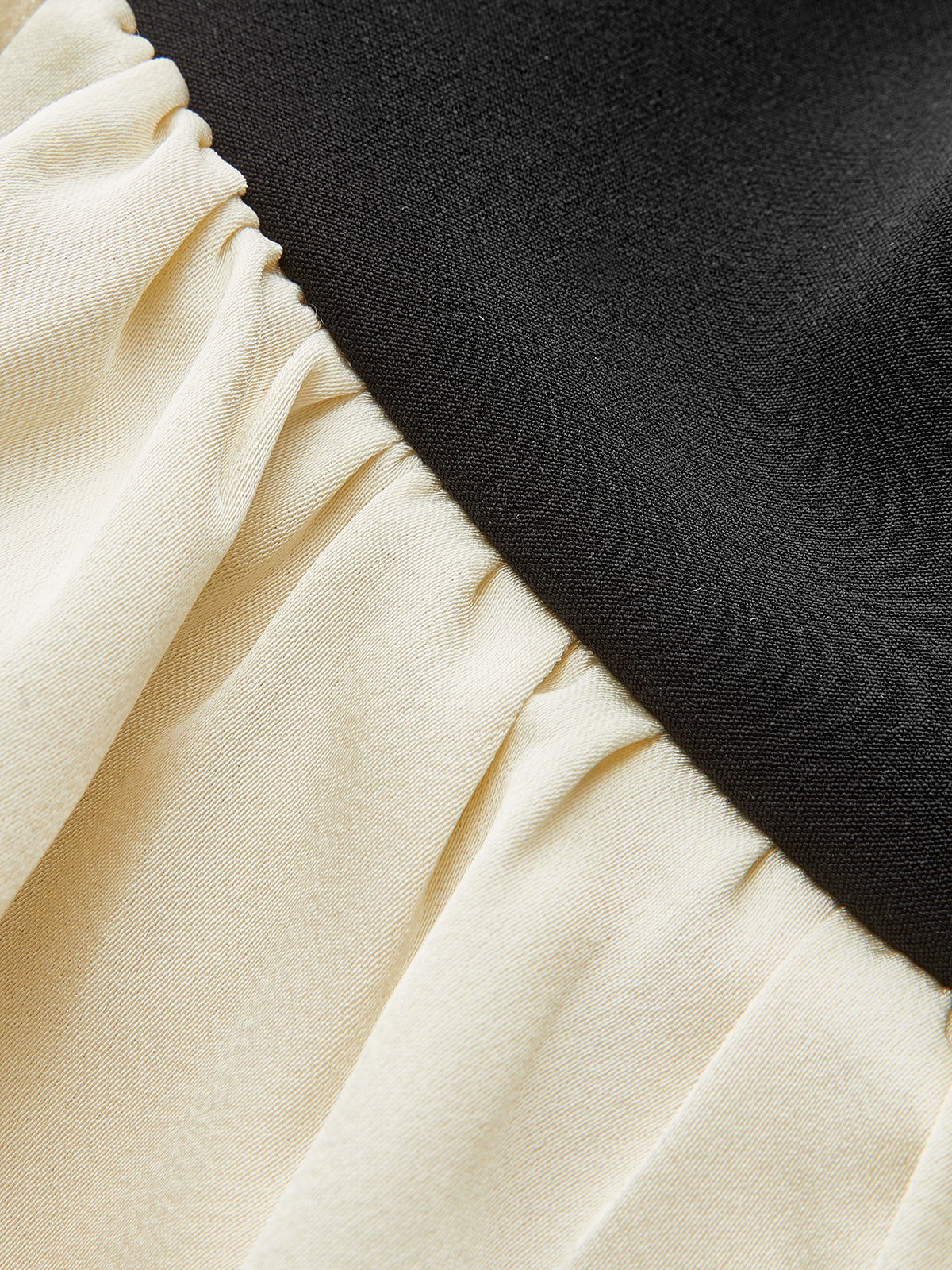 V Yaka Volanlı Etek Ucu Kontrast Panel Üst