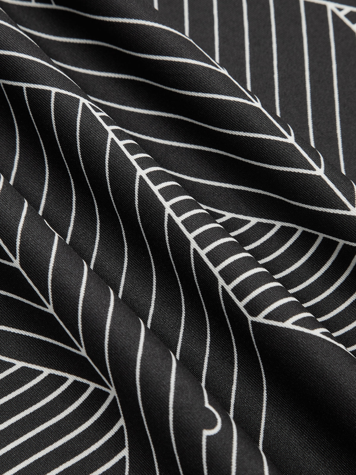 Geometrik Desenli Kare Atkı