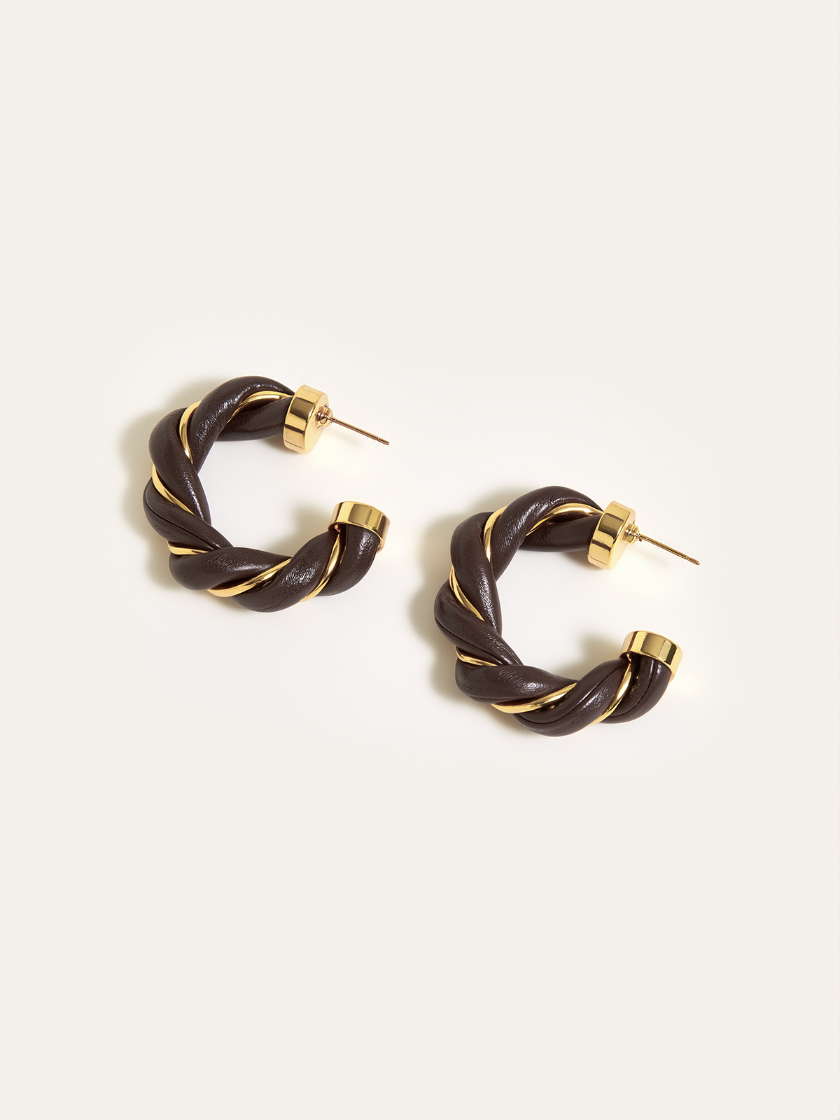 Bükülmüş Halka Küpeler