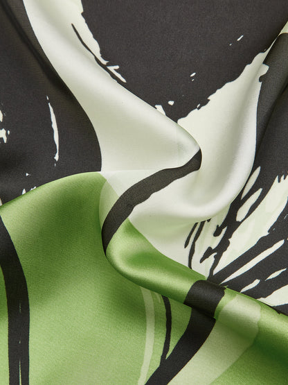 Çiçek Desenli Kare Eşarp