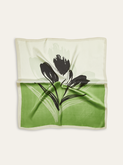 Çiçek Desenli Kare Eşarp