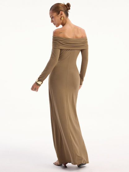 Omuzları Açık Uzun Kollu Maksi Elbise