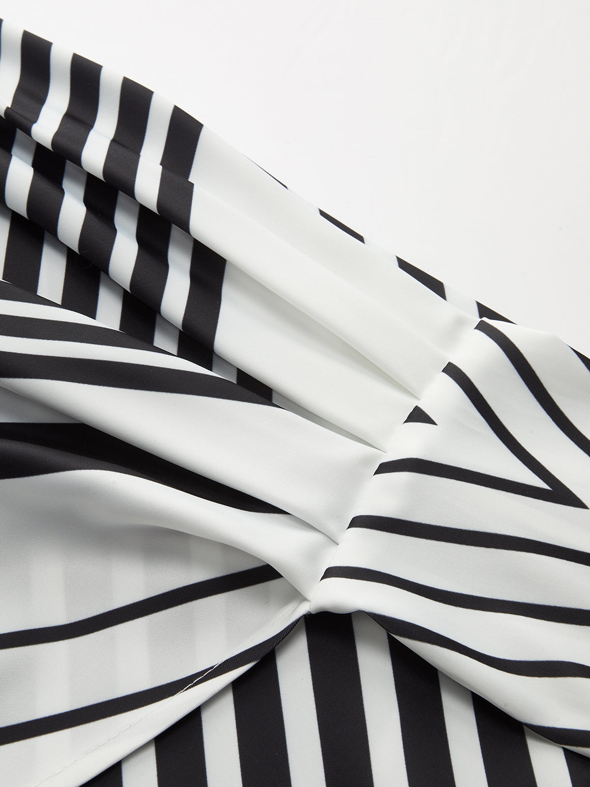 Kolsuz Üst ve Baskılı Etek Takımı