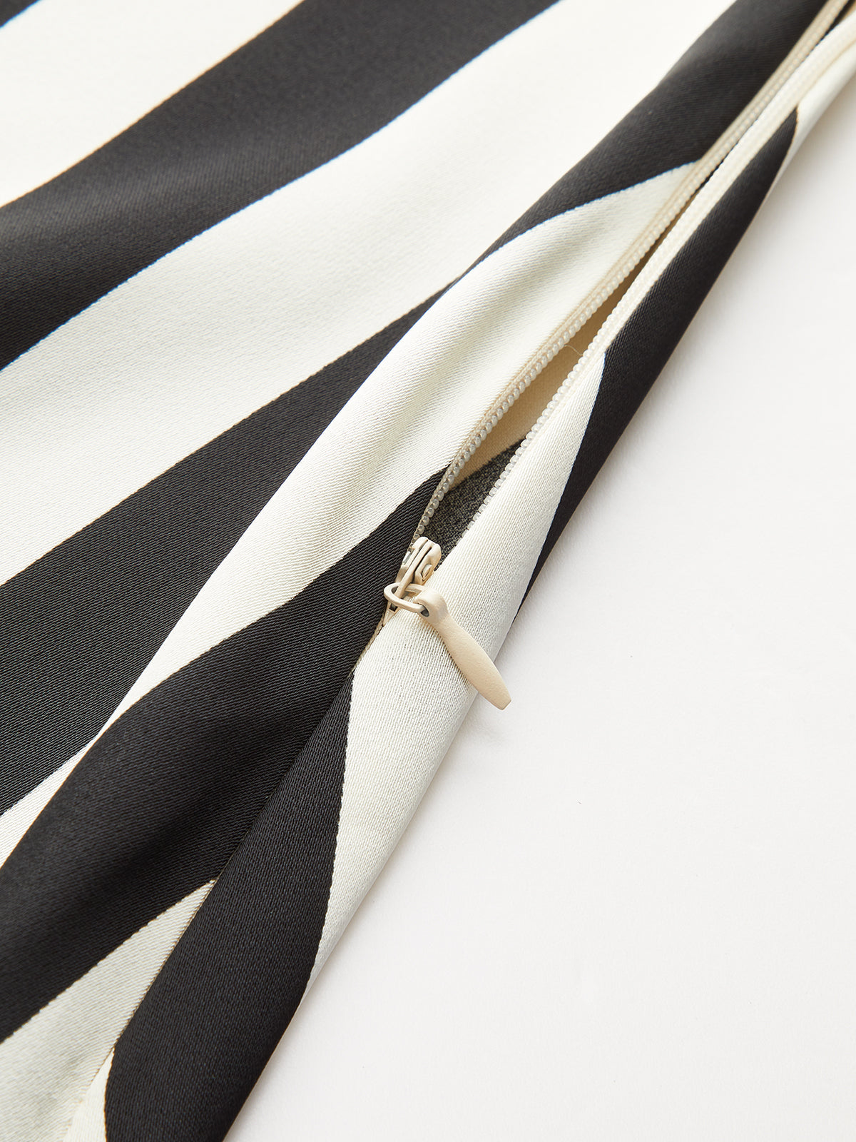 Çizgili Yaka Kolsuz Uzun Elbise