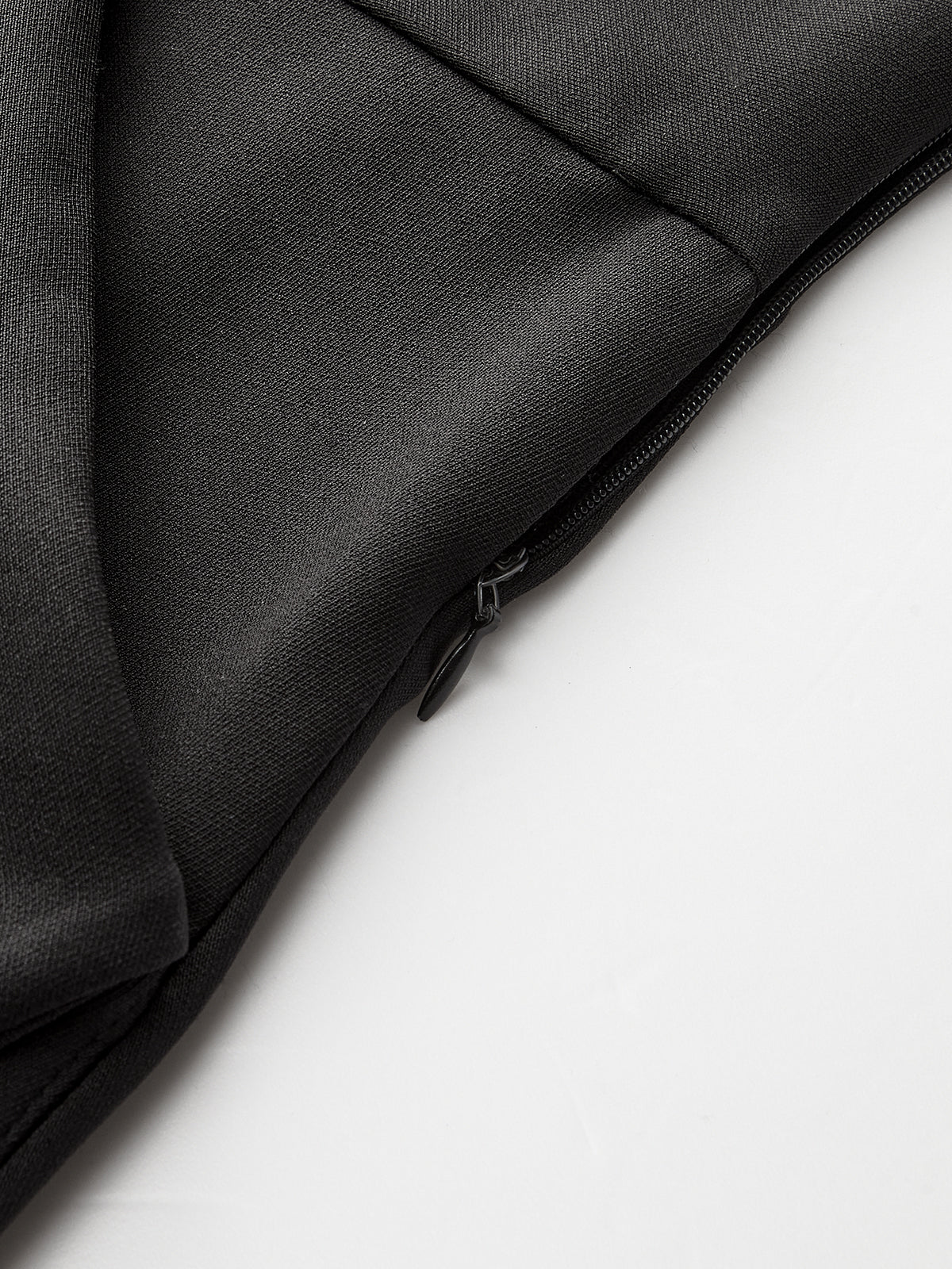 Kesik Kontrast Yaka Uzun Elbise