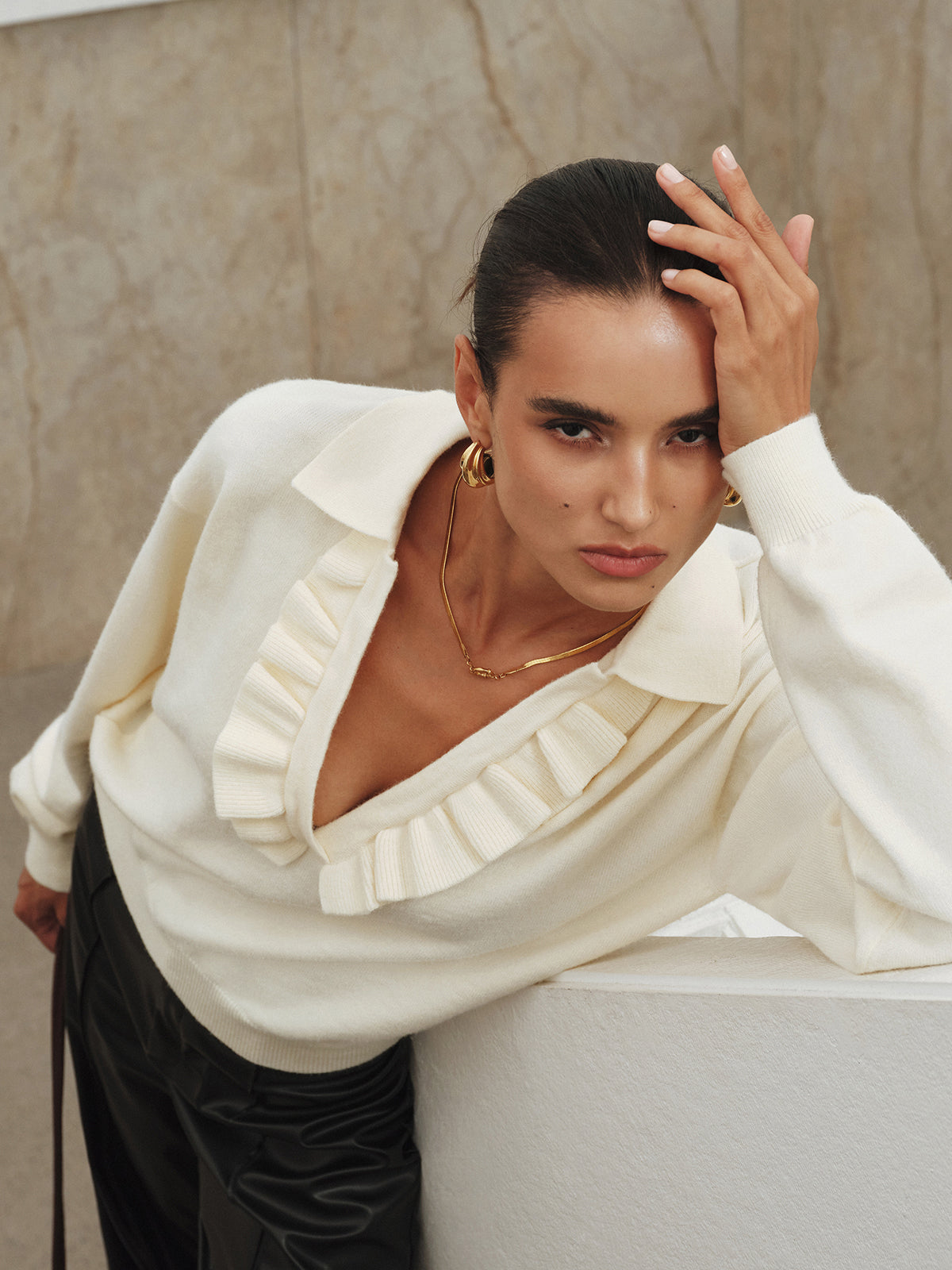 Fırfırlı Yaka V Yaka Örgü Üst