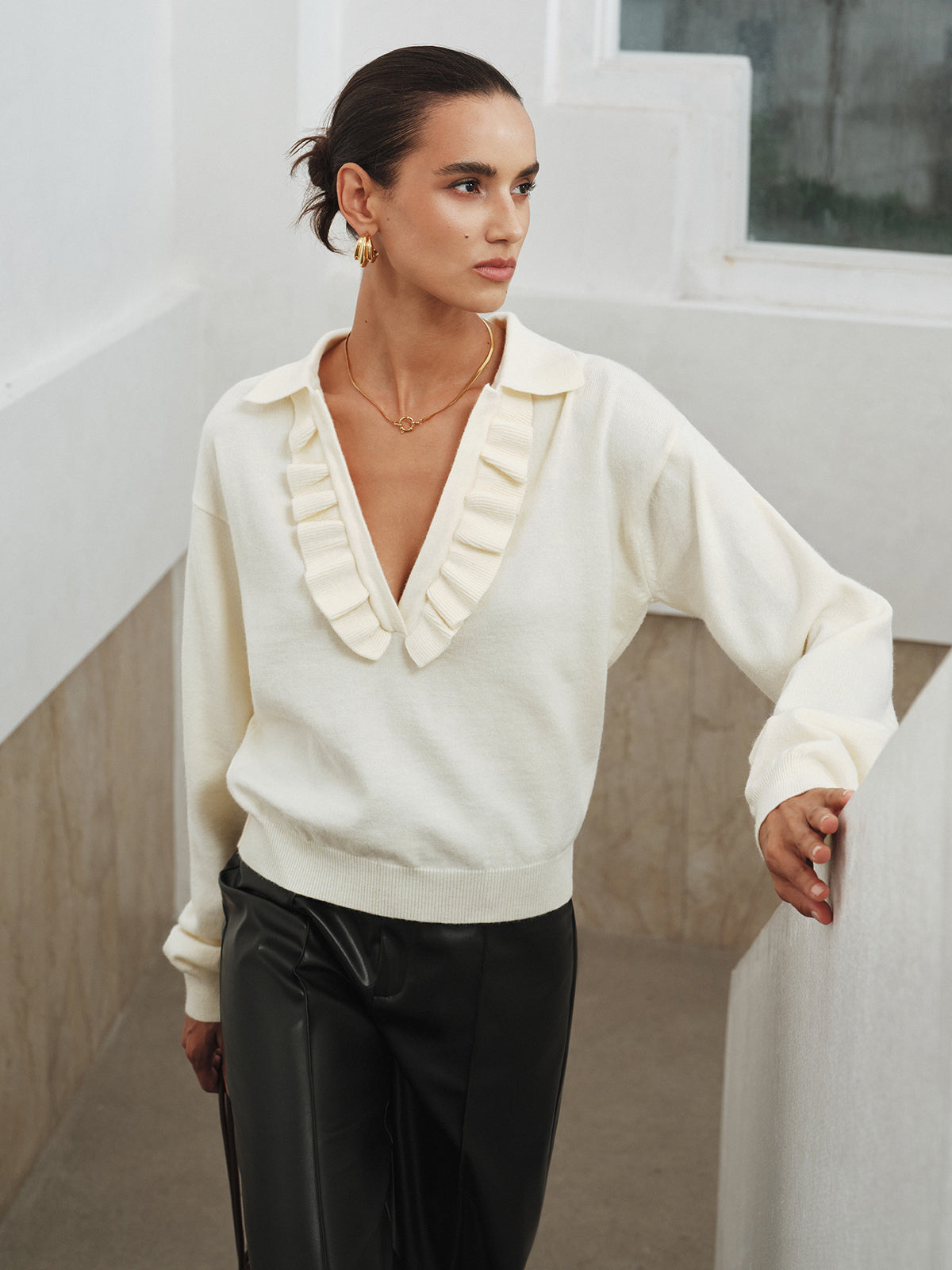 Fırfırlı Yaka V Yaka Örgü Üst