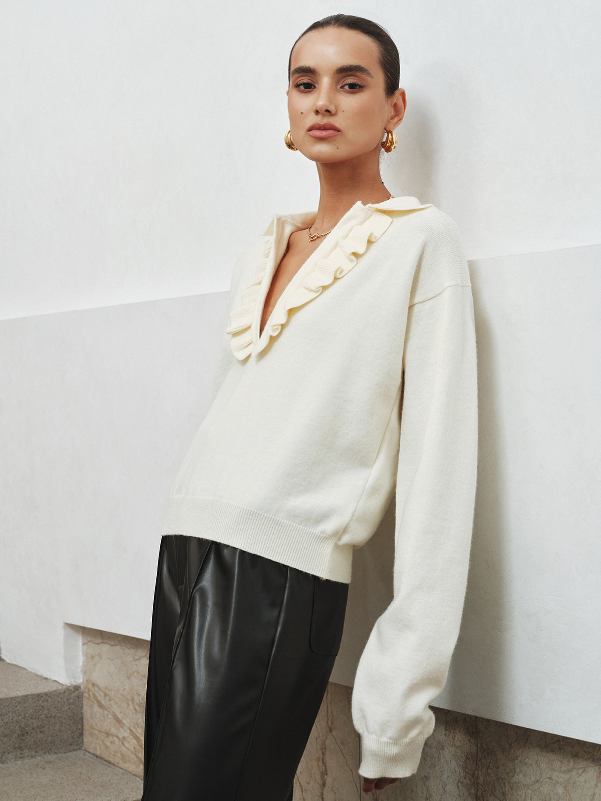 Fırfırlı Yaka V Yaka Örgü Üst