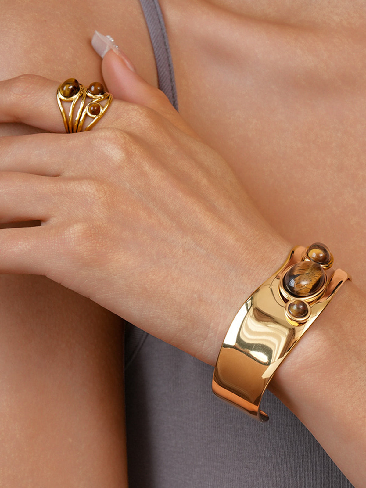 Kaplan Gözü Taşlı Titanyum Çelik Yüzük