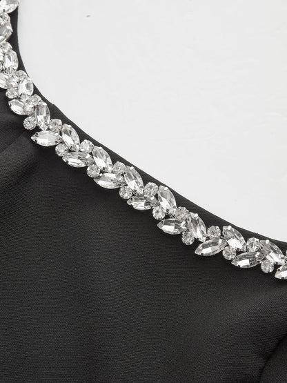 Kolsuz Kare Yaka Elmas Kesim Kloş Elbise