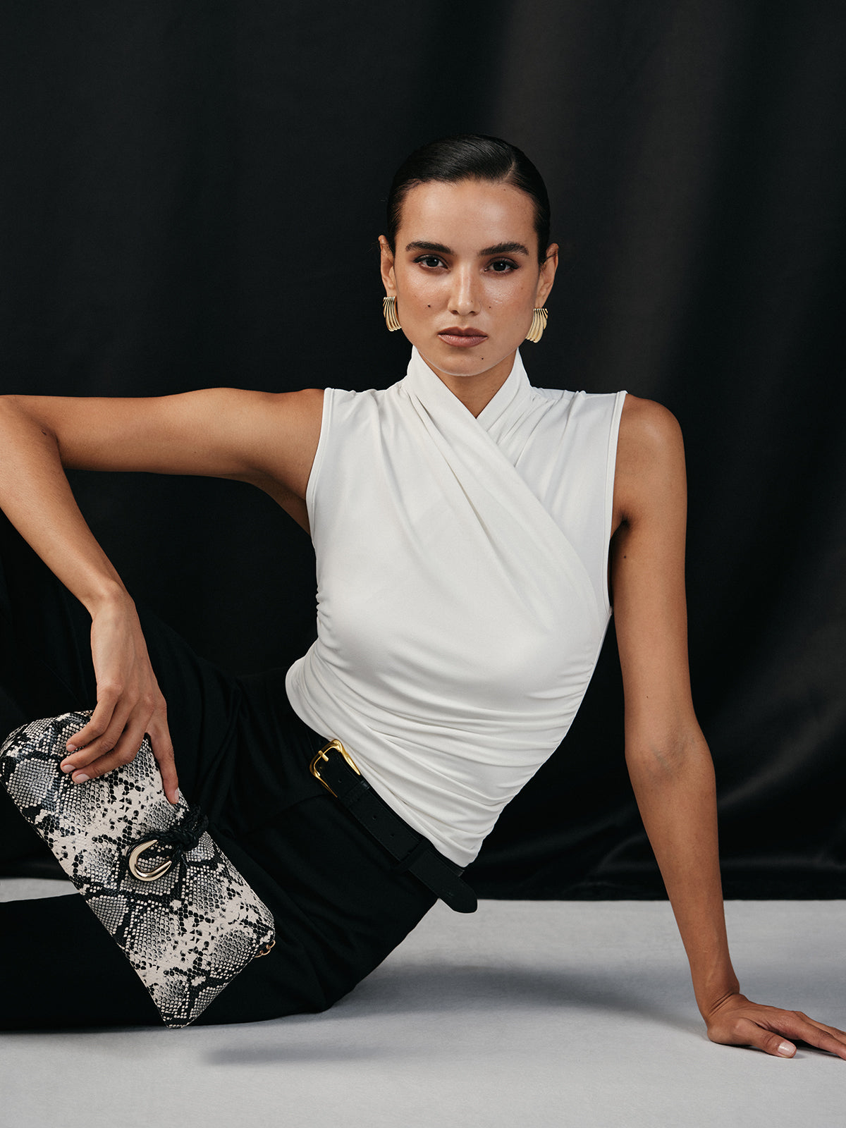 Çapraz Yaka Büzgülü Atlet