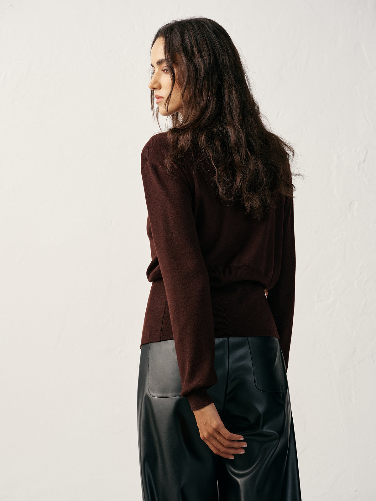 Metal Düğmeli V Yaka Örgü Hırka