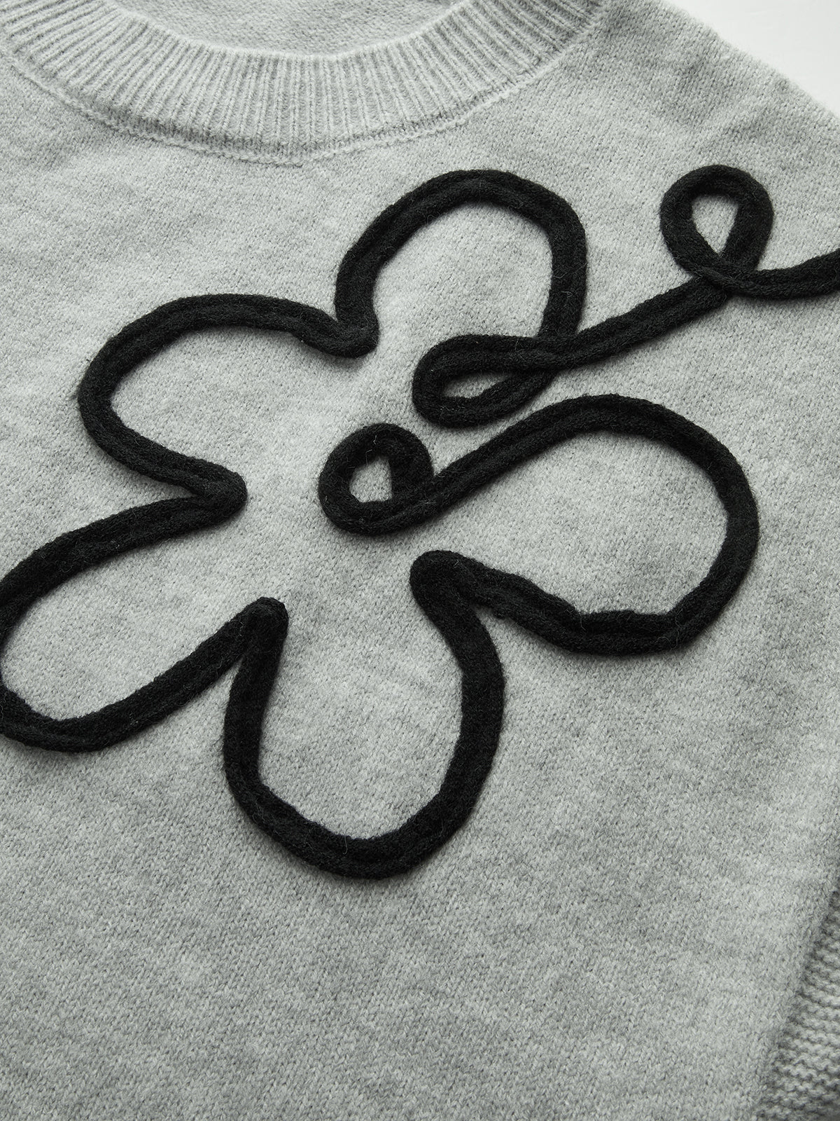 Çiçek Aplikeli Kısa Kollu Kazak Yelek