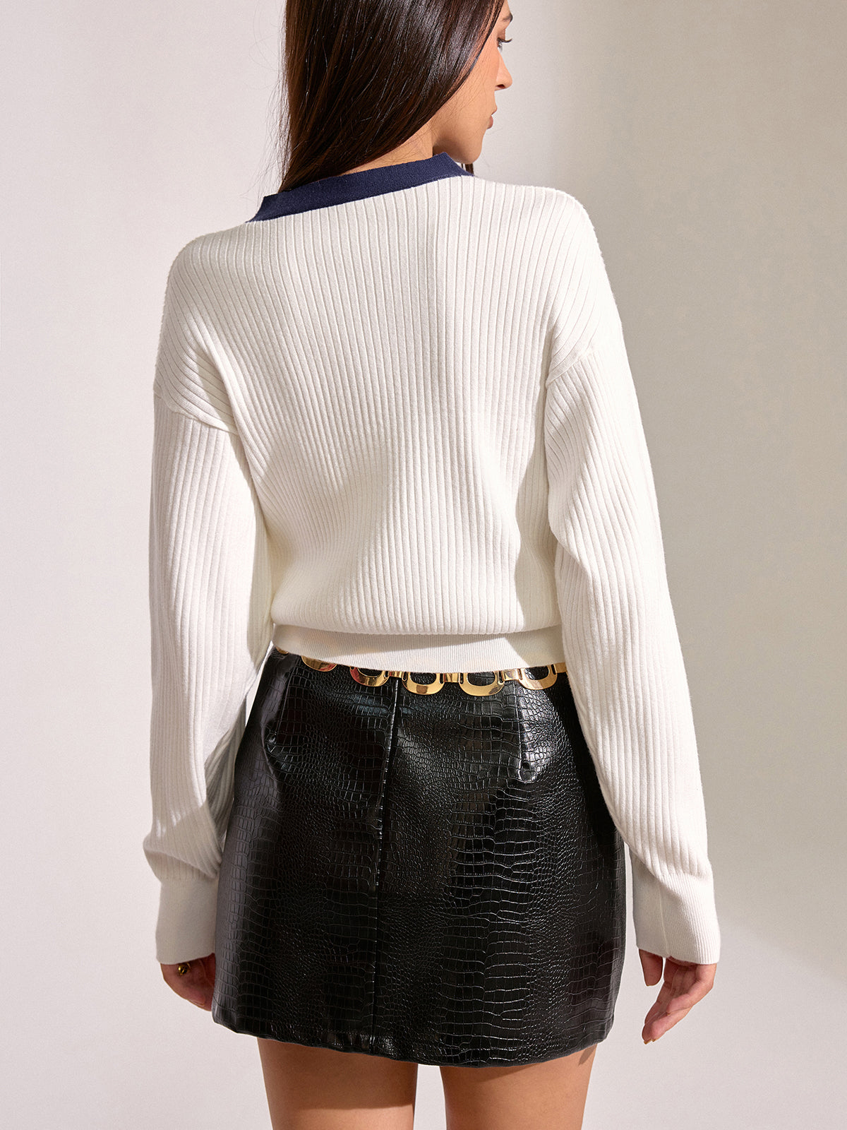 Kontrast Kesim Metal Düğmeli Hırka