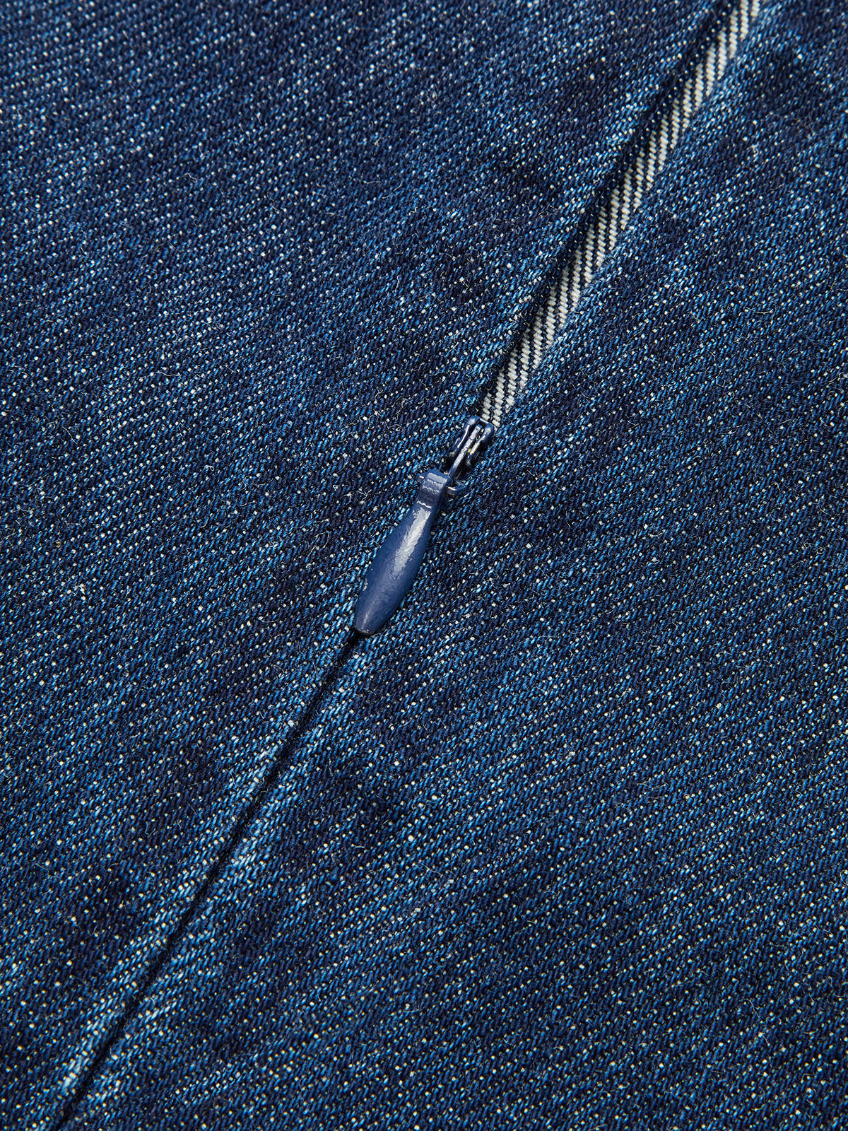 Metal Detaylı Kot Kolsuz Mini Elbise