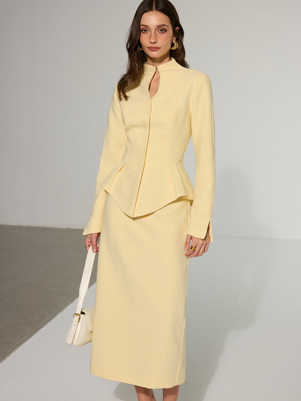 Anahtar Deliği Yakalı Önü Düğmeli Peplum Blazer