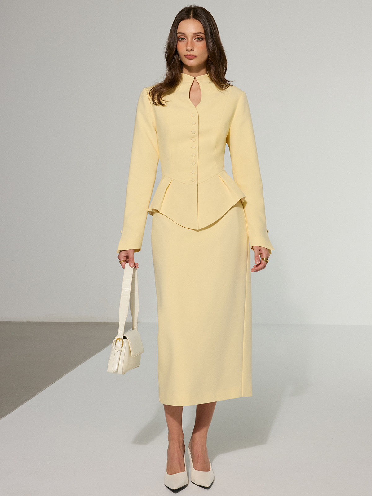 Anahtar Deliği Yakalı Önü Düğmeli Peplum Blazer