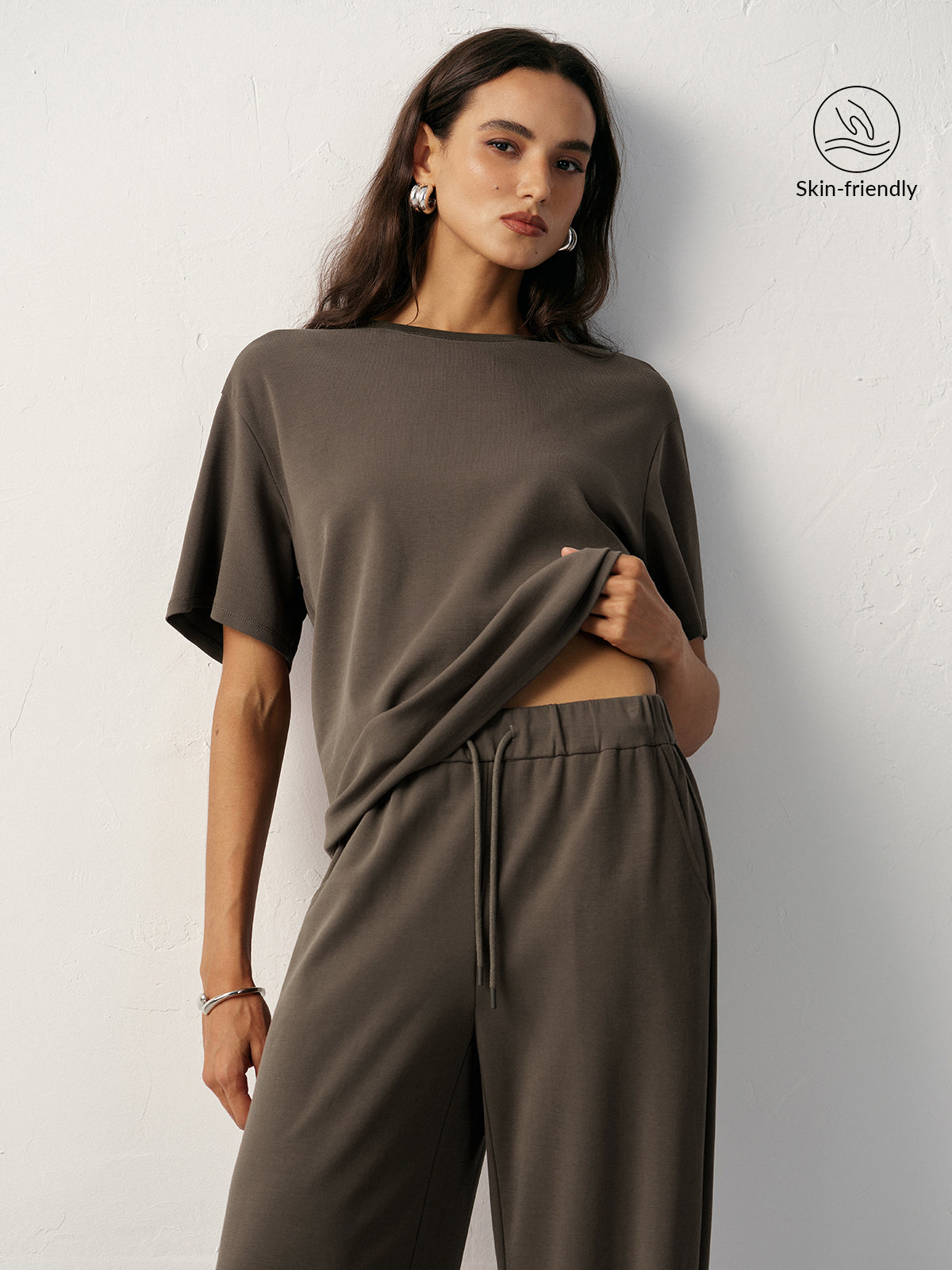 Kısa Kollu Yuvarlak Yaka Tişört