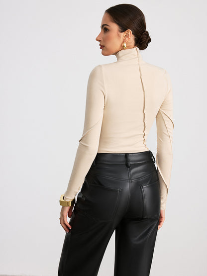 Dikiş Detaylı Balıkçı Yaka Slim Tişört