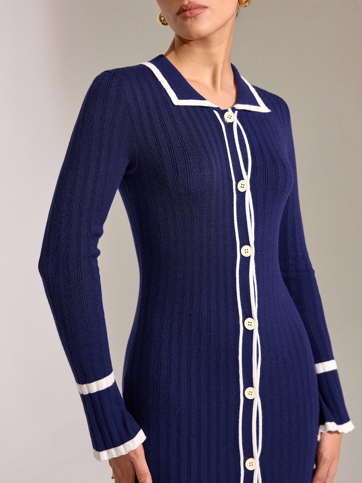 Kontrast Kesim Ön Düğmeli İnce Kesim Midi Elbise