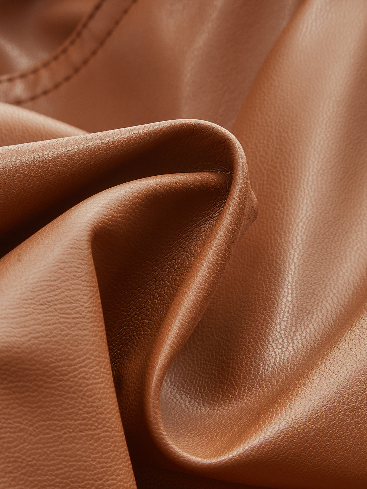 Kemerli Yüksek Bel PU Deri Paçalı Şort