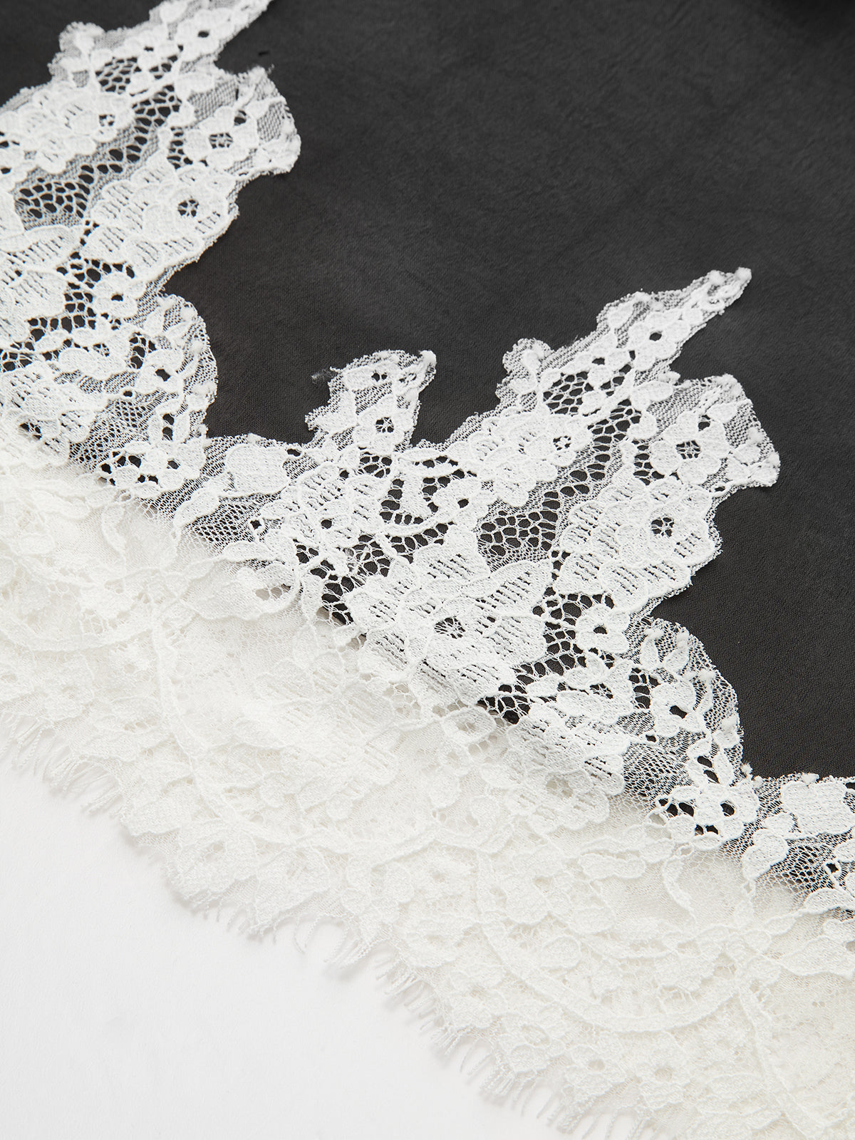 Dantel Kenarlı Saten Uzun Etek