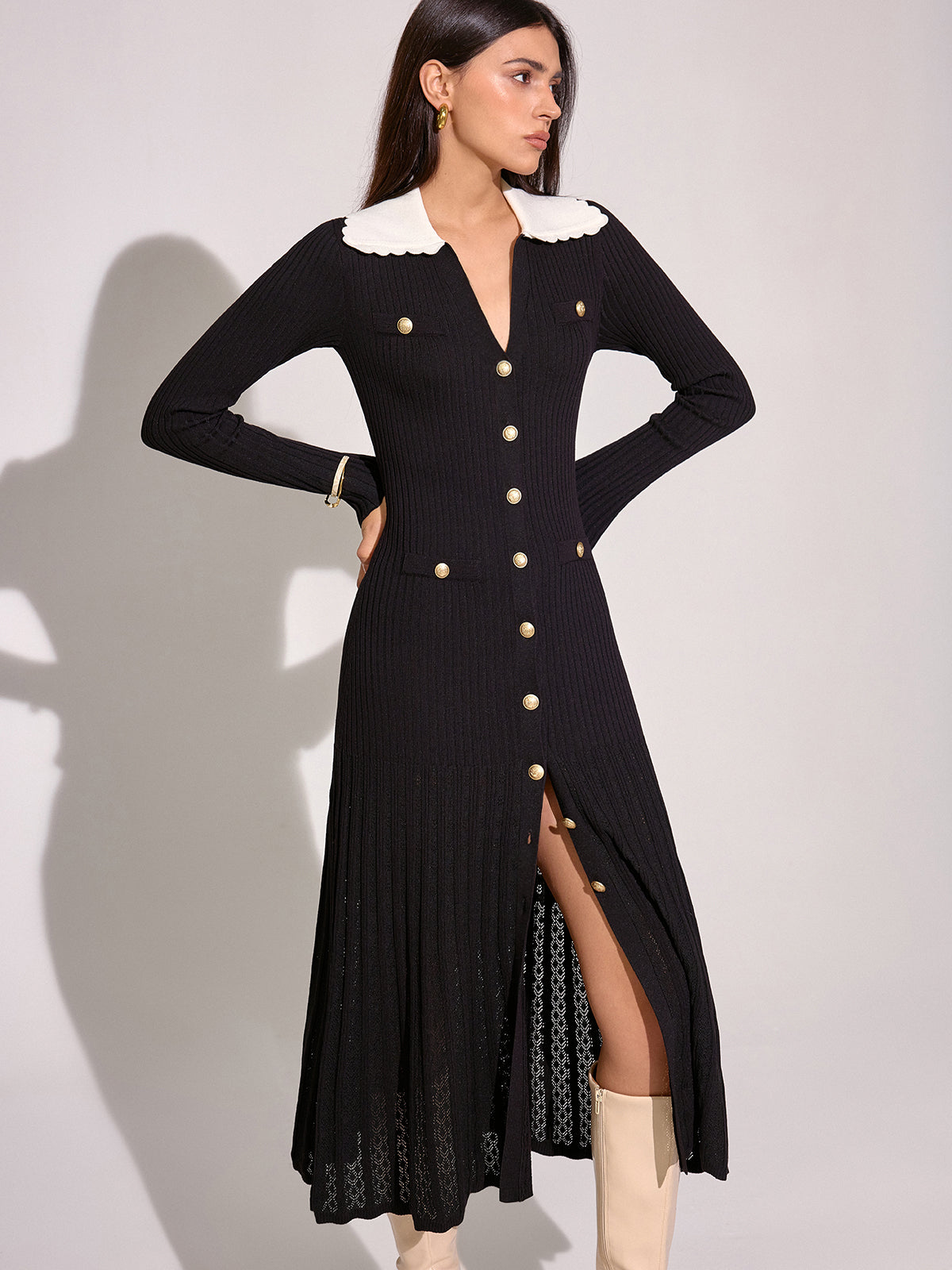 V Yakalı Düğmeli Örme Elbise