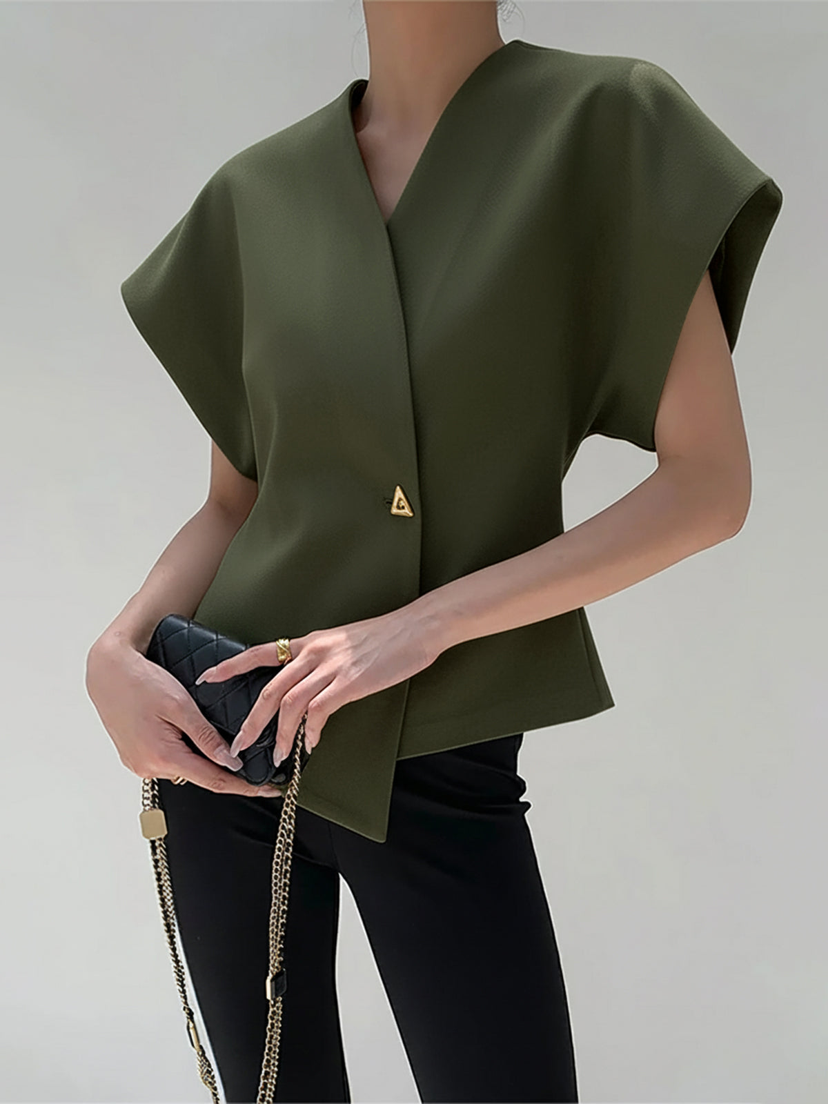 Trend V Yaka Düğmeli Bluz