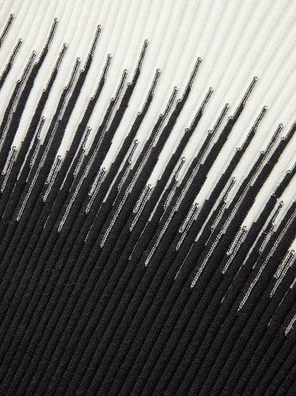 Geometrik Desenli Yüksek Yaka Kazak