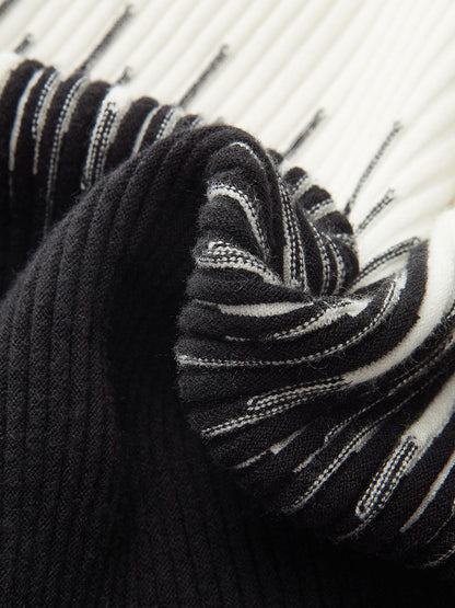 Geometrik Desenli Yüksek Yaka Kazak