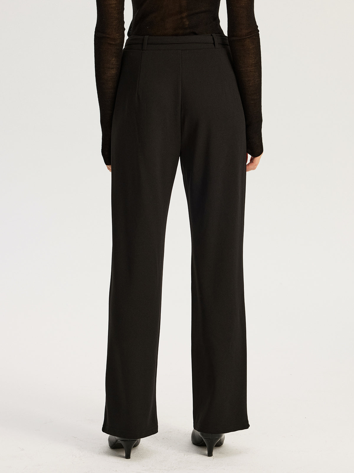 Metal Zincir Kemerli Düz Paça Pantolon