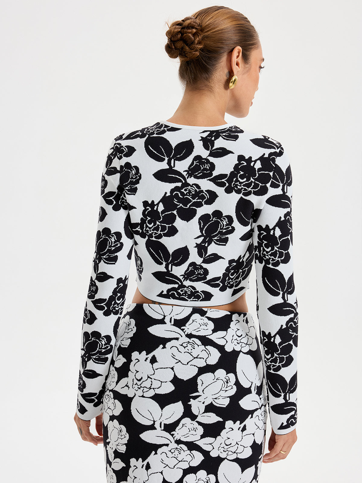 Çiçek Desenli Kısa Hırka